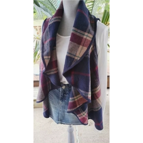 SOLD Lot of (4) Vests assorted size colors - Picture 4 of 9